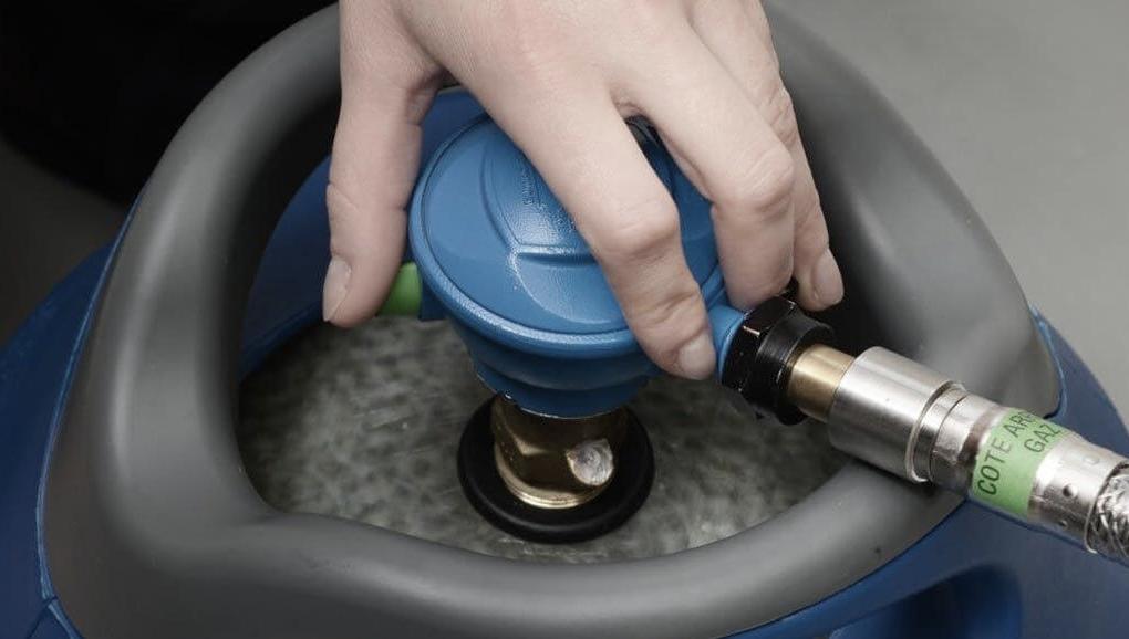 Guide Facile : Comment Changer une Bouteille de Gaz Butane en Toute Sécurité