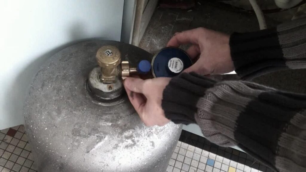 Guide Facile pour Enlever en Sécurité une Bouteille de Gaz : Étapes et Précautions à Suivre